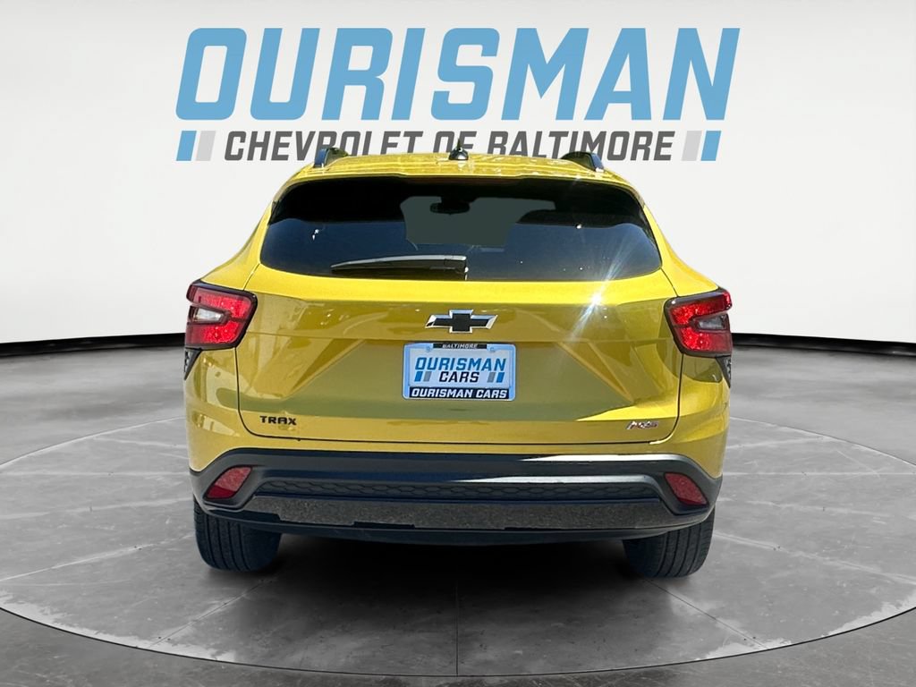 Used 2025 Chevrolet Trax RS FWD image 5
