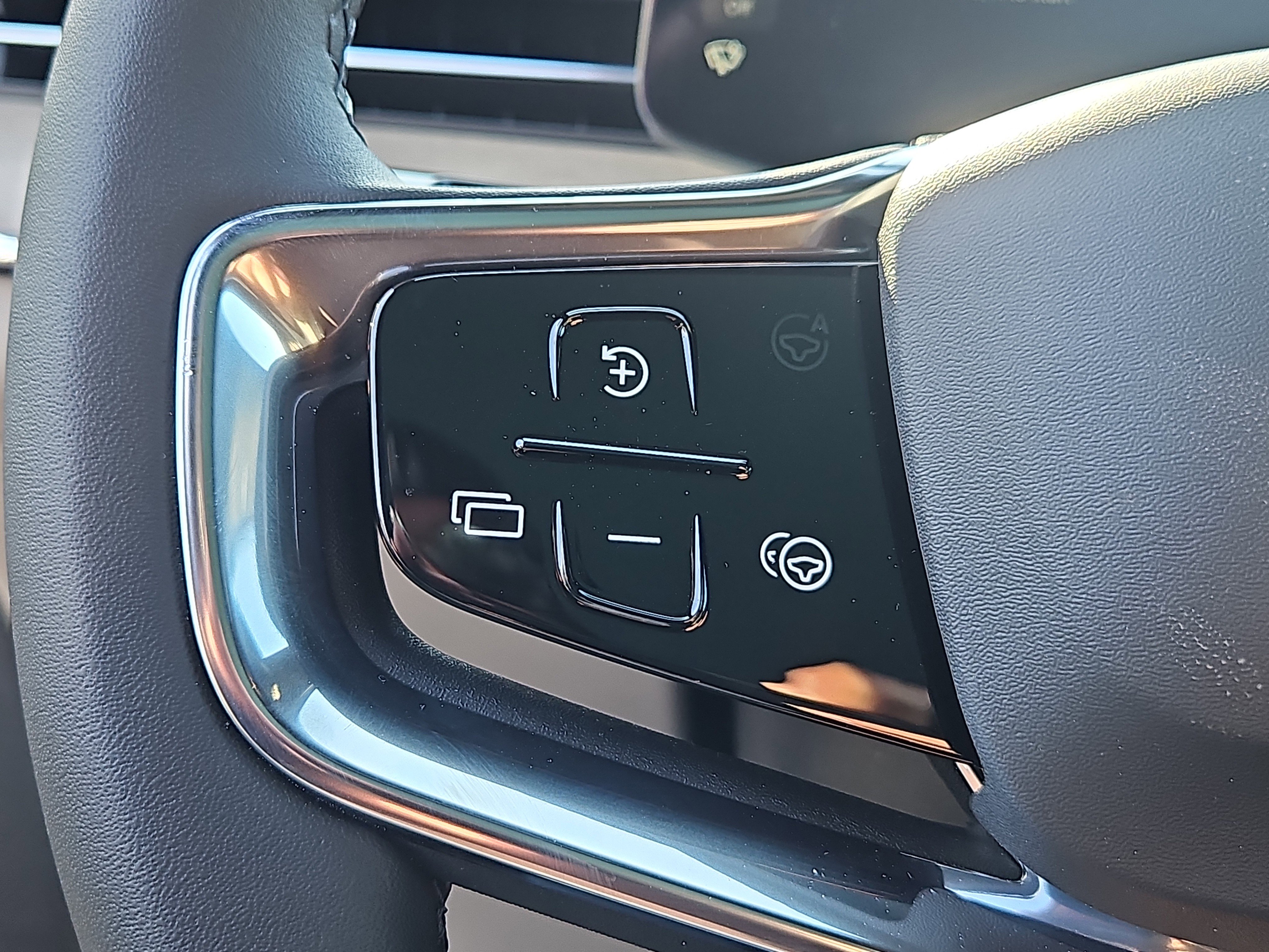 New 2026 Volvo EX90 Ultra image 14