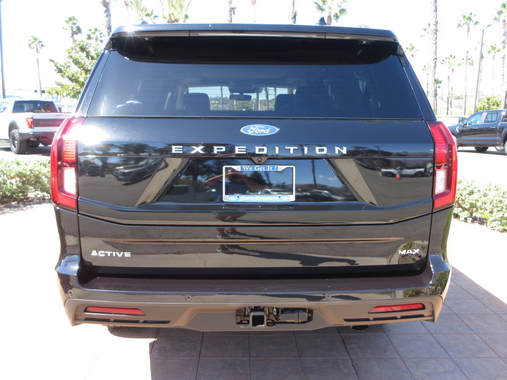 Certified 2025 Ford Expedition Max Active RWD image 3