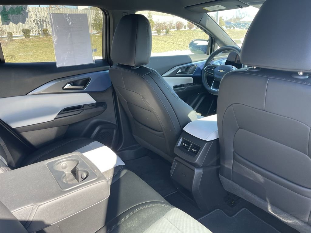Used 2025 Chevrolet Equinox EV LT image 38