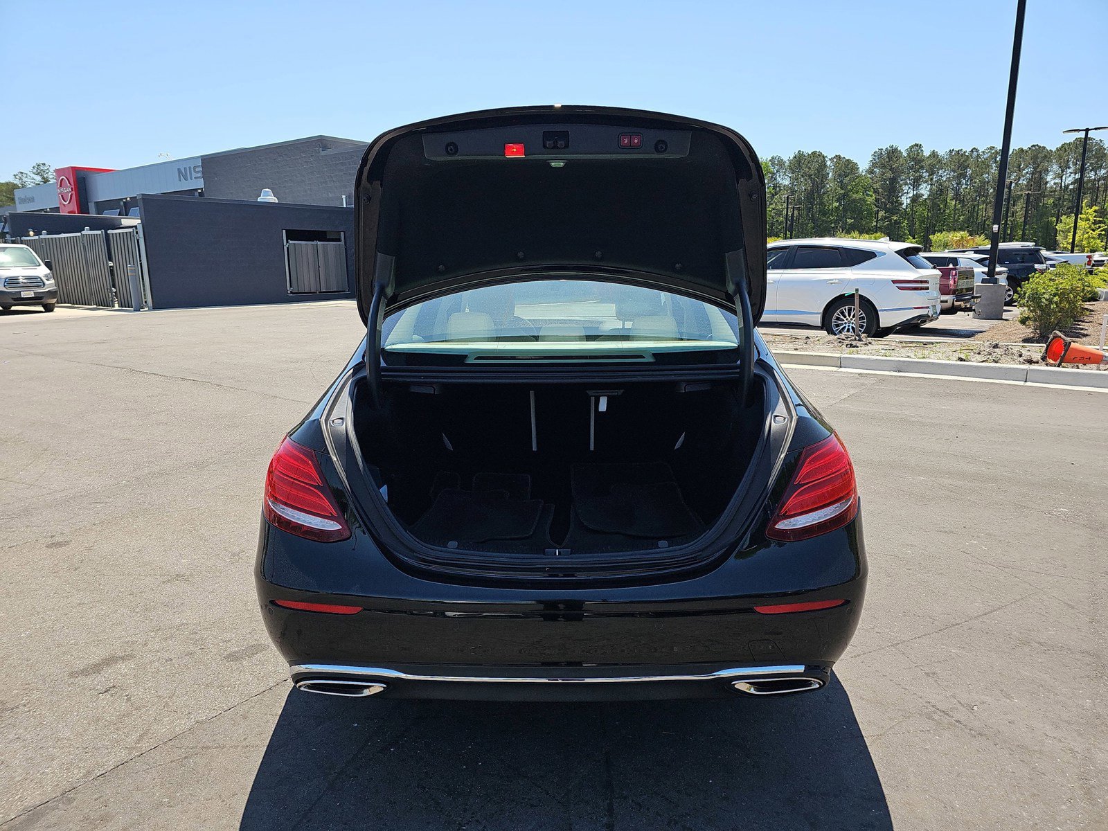 Used 2017 Mercedes-Benz E 300 image 13