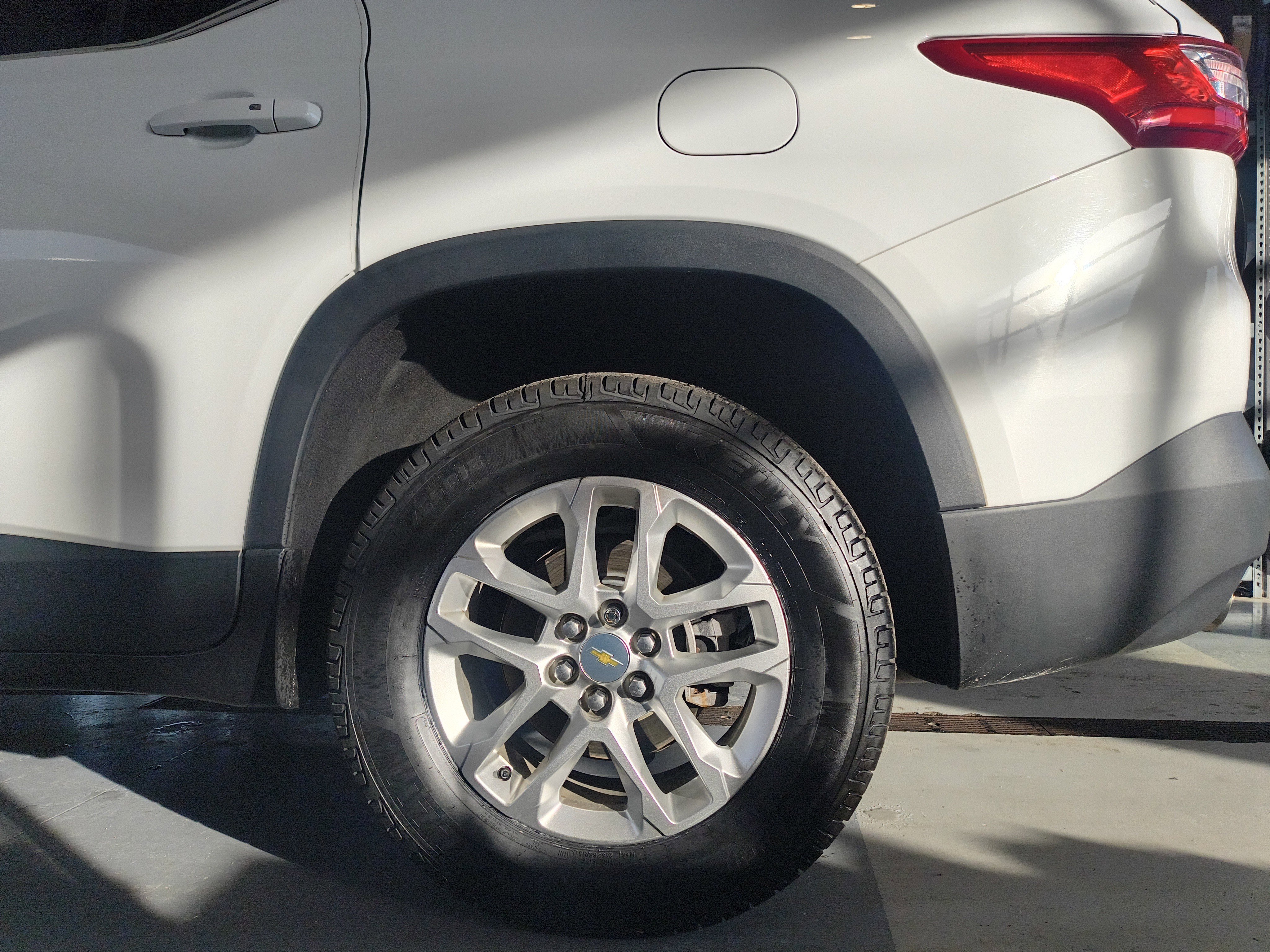 Used 2020 Chevrolet Traverse LT image 28