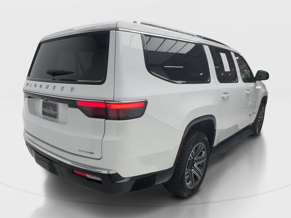 Used 2024 Jeep Wagoneer L Series II RWD image 11