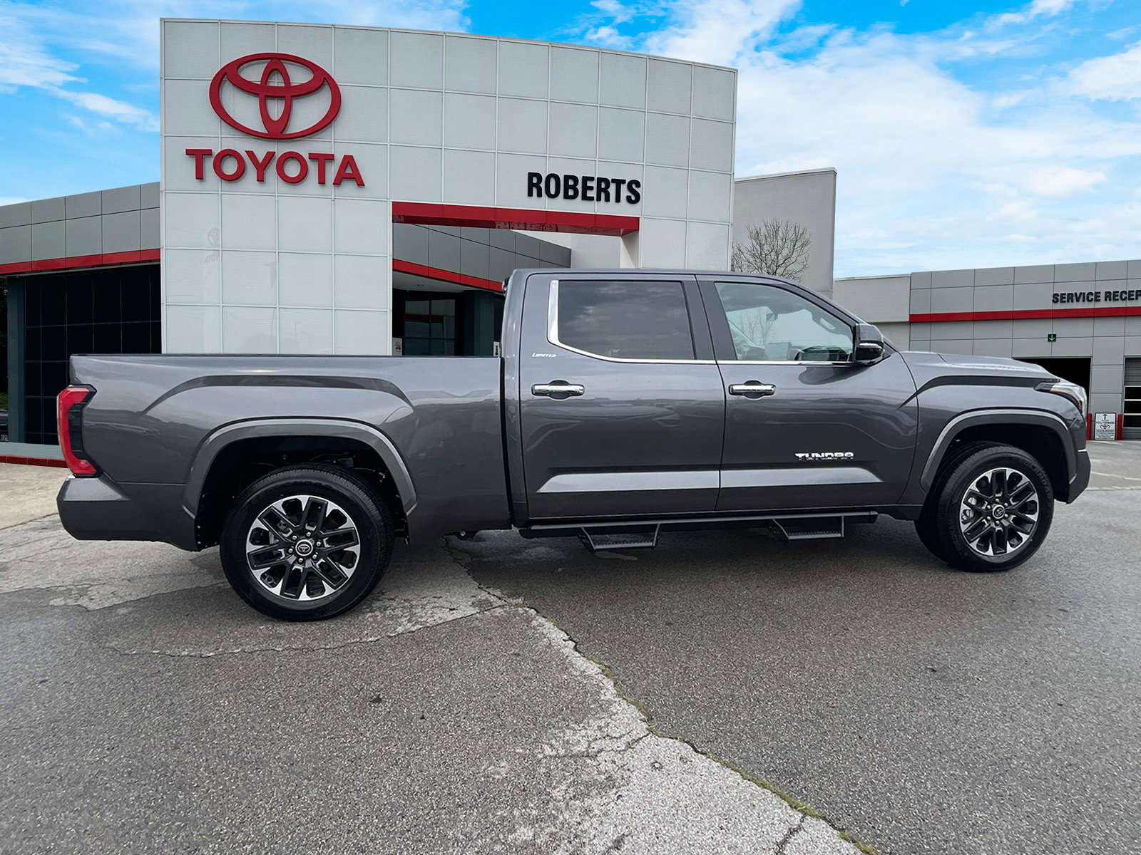 Used 2024 Toyota Tundra Limited image 8