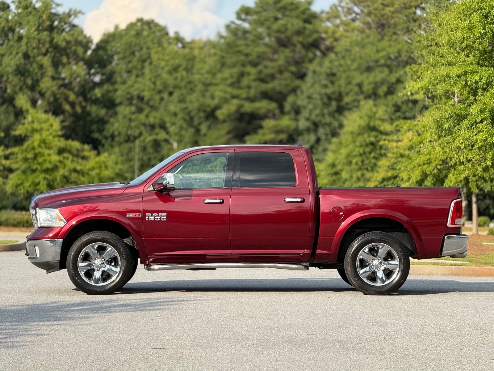 Used 2016 RAM 1500 Laramie AWD/4WD image 9