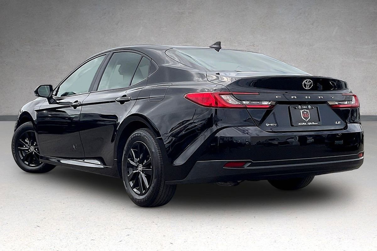 Used 2025 Toyota Camry LE FWD image 30