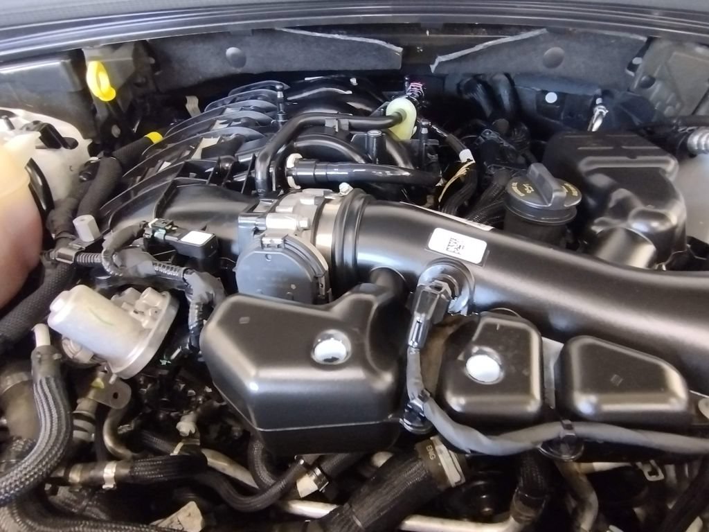 Used 2023 Jeep Grand Cherokee Altitude AWD/4WD image 8