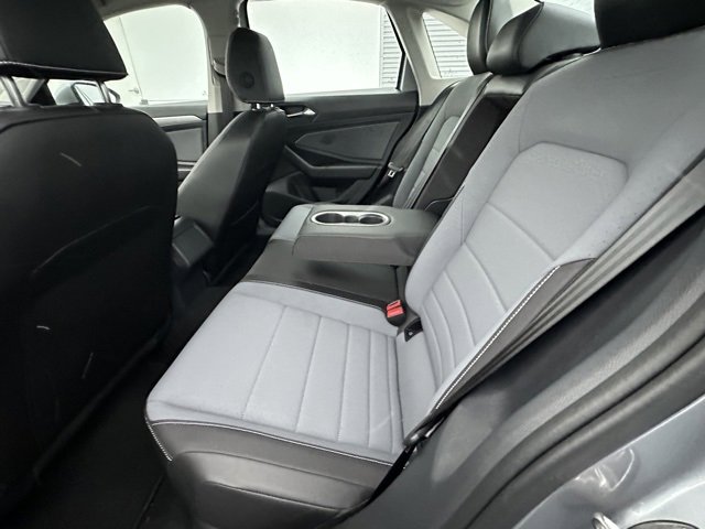 Certified 2025 Volkswagen Jetta SE image 24