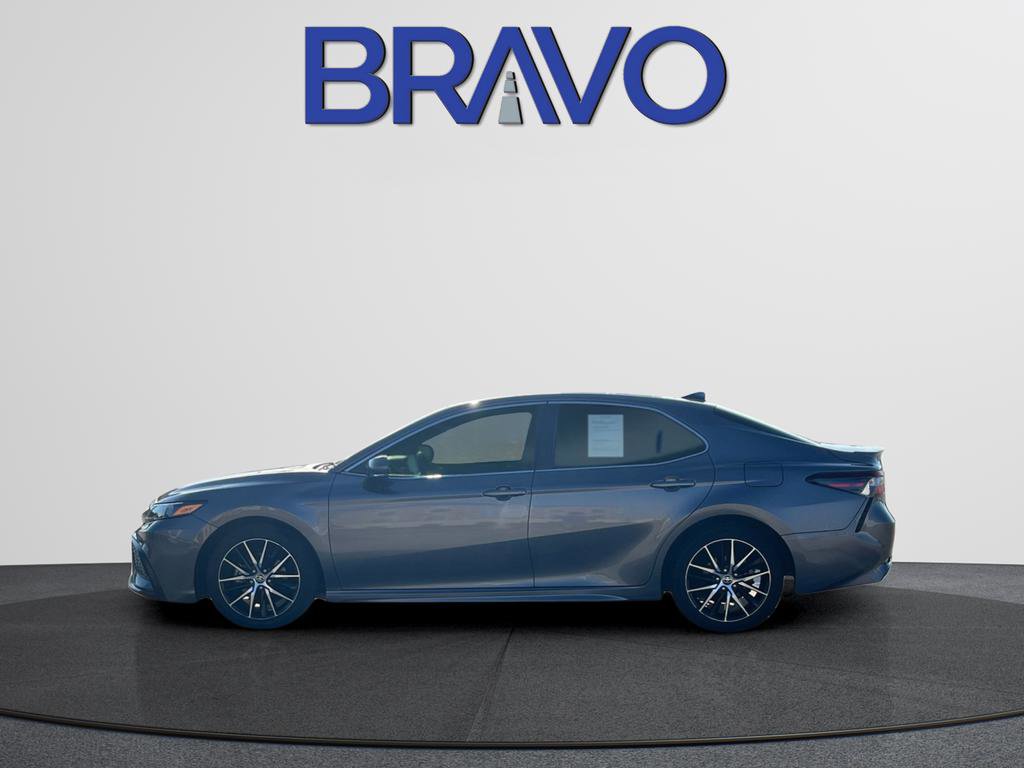 Used 2023 Toyota Camry SE FWD image 9