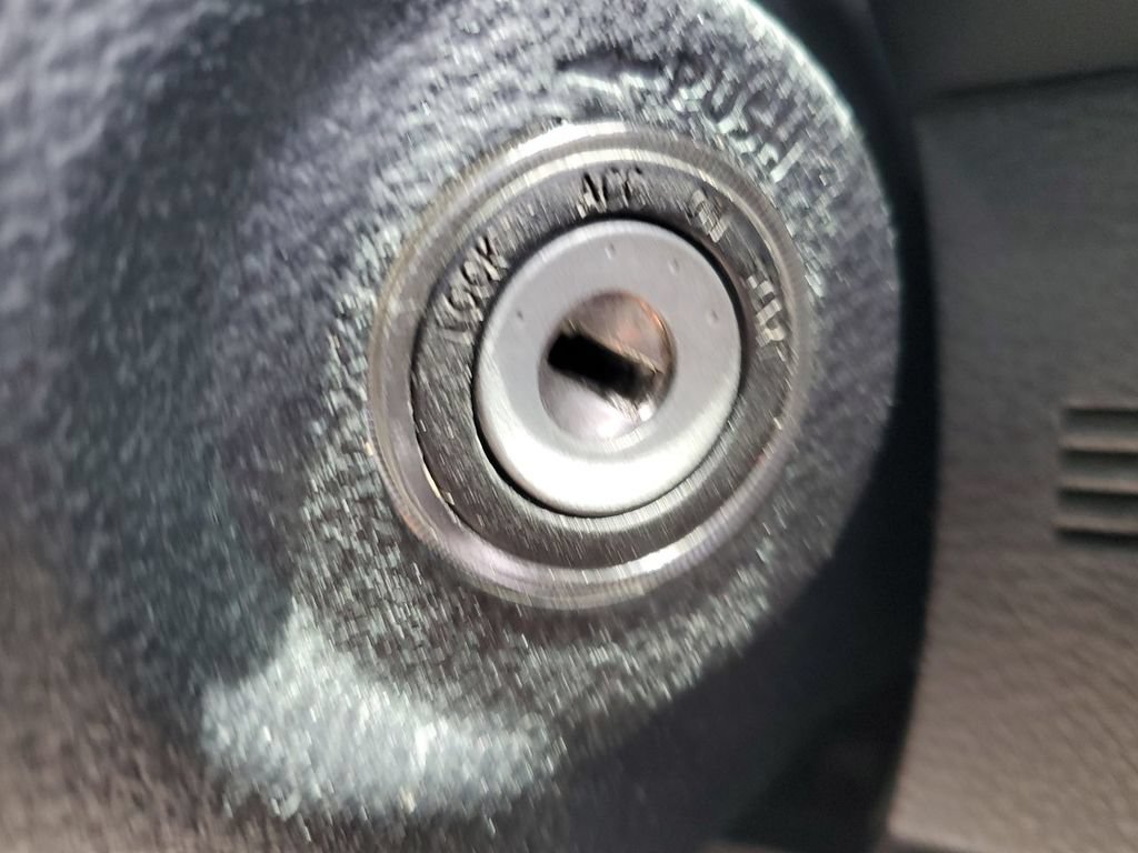 Used 2020 Toyota Tacoma SR5 RWD image 16