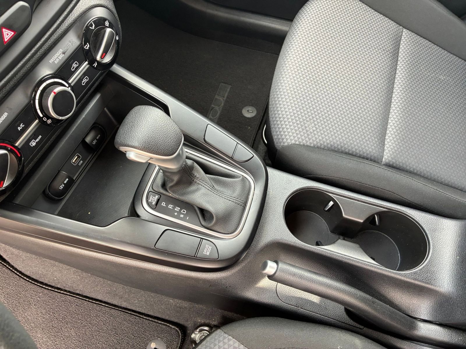 Used 2025 Kia Soul LX w/ LX Technology Package image 34