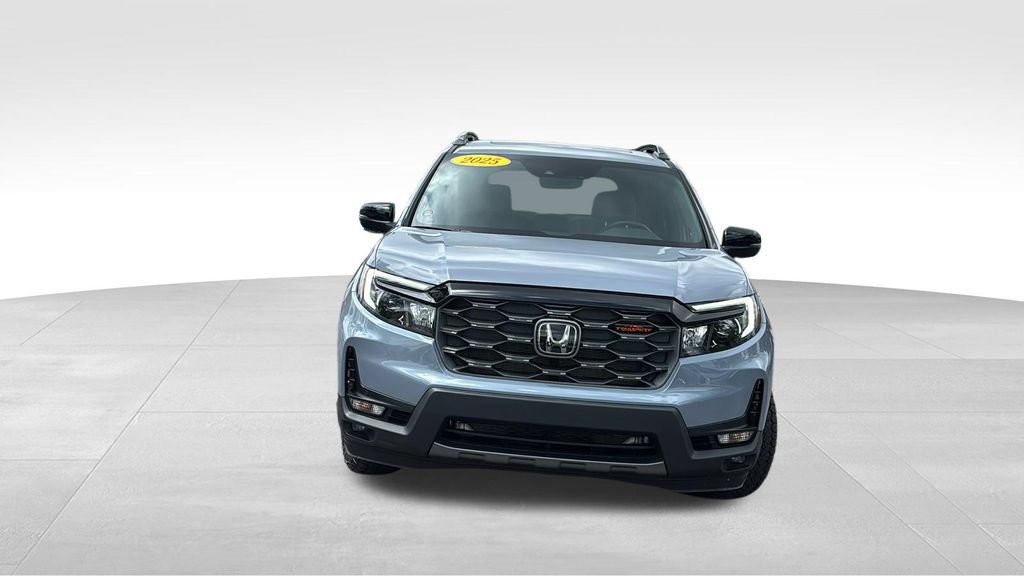 Certified 2025 Honda Passport TrailSport image 2