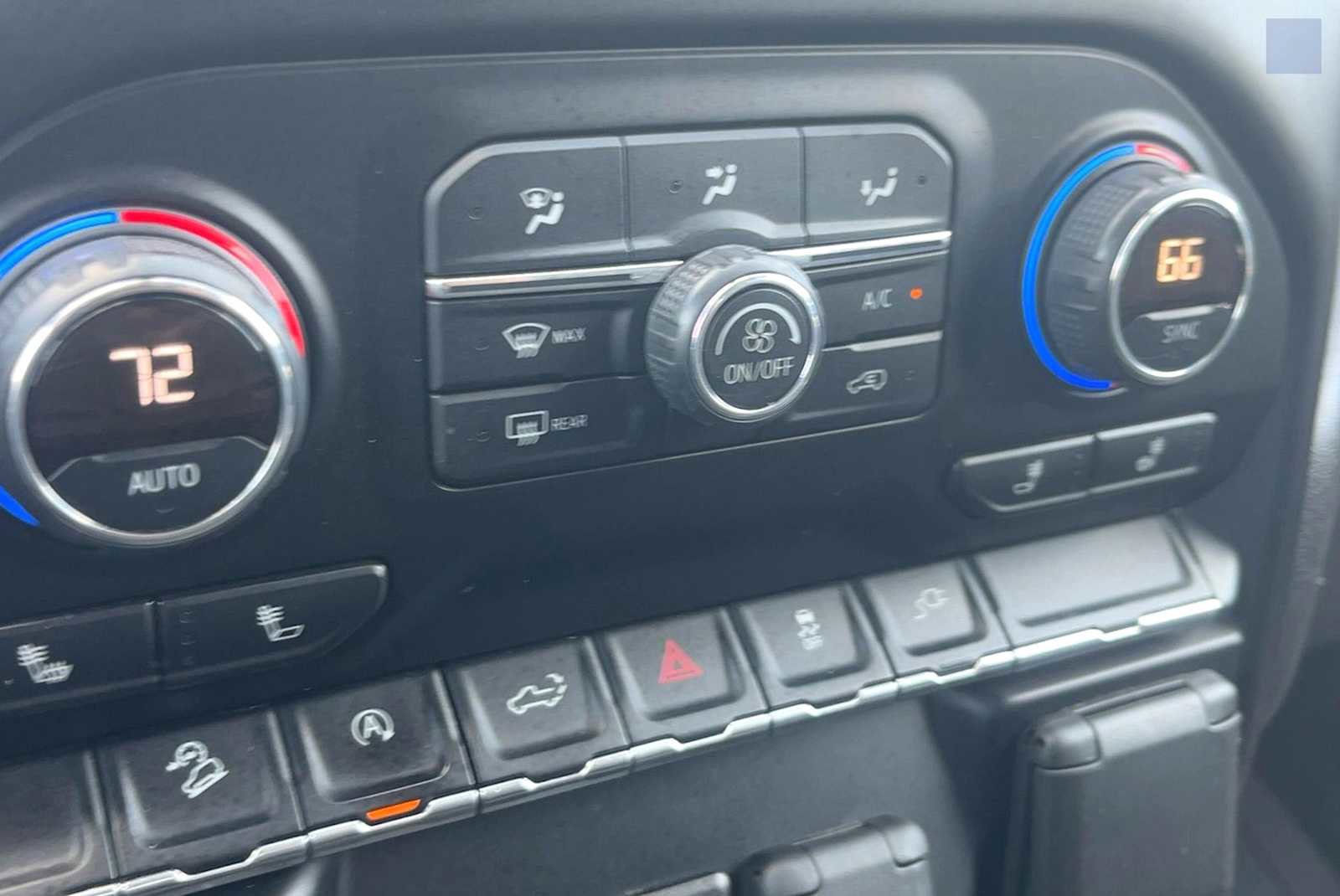Used 2019 Chevrolet Silverado 1500 LT w/ All-Star Edition AWD/4WD image 21