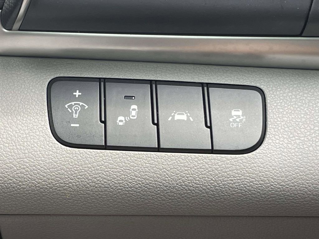Used 2019 Hyundai Elantra SEL FWD image 25