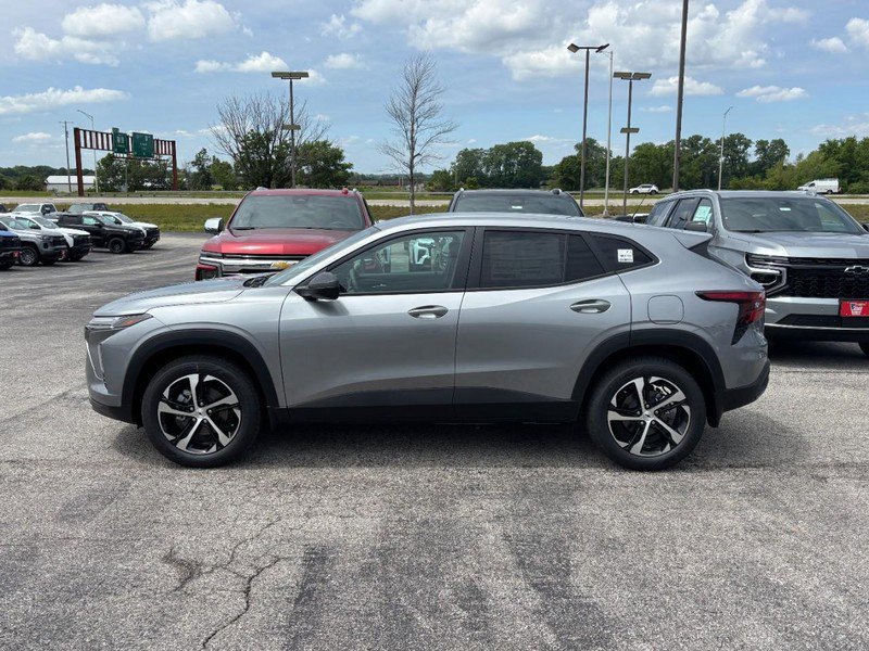 New 2026 Chevrolet Trax RS w/ Driver Confidence Package FWD video 2