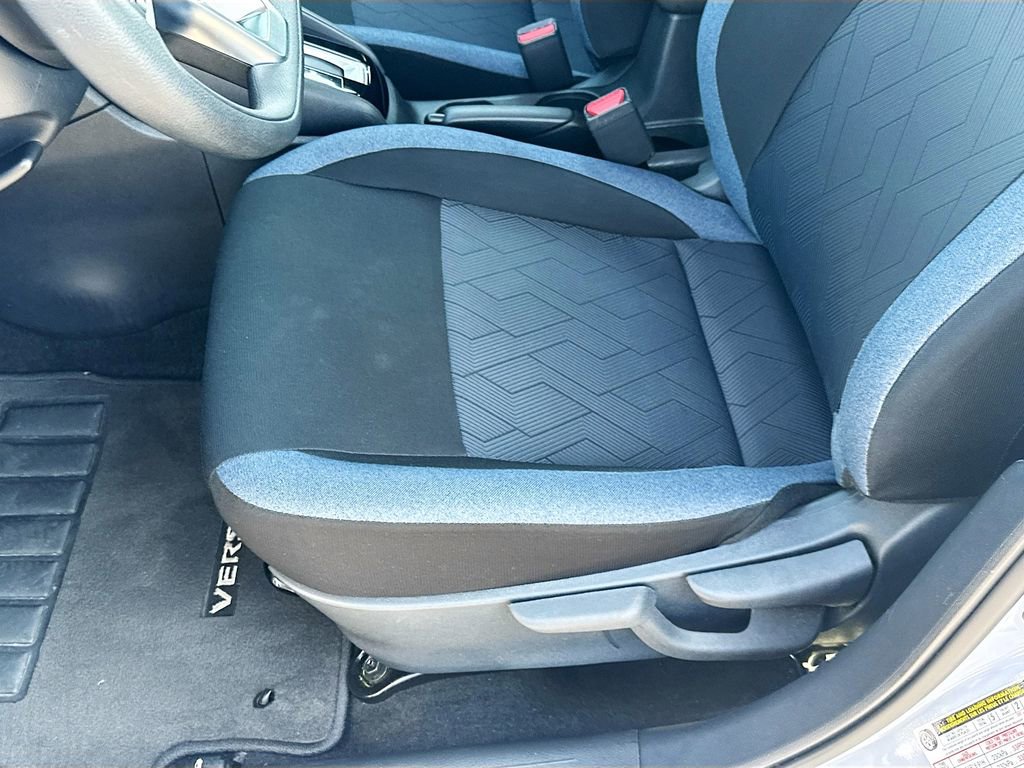 Used 2025 Nissan Versa SV image 18