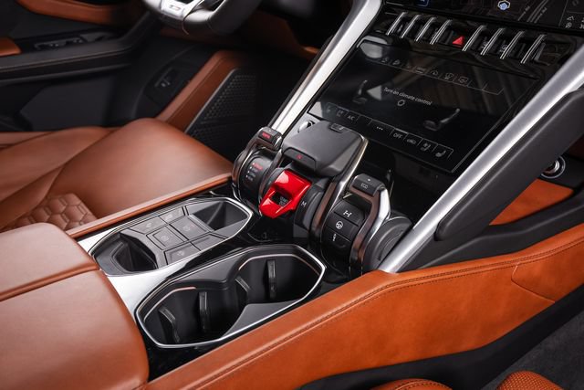 Used 2022 Lamborghini Urus AWD/4WD image 57