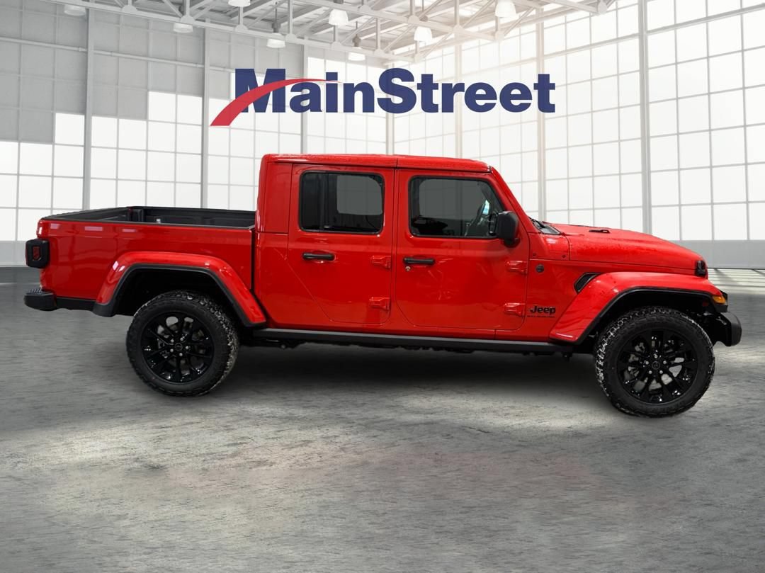 Used 2025 Jeep Gladiator Sport AWD/4WD image 6