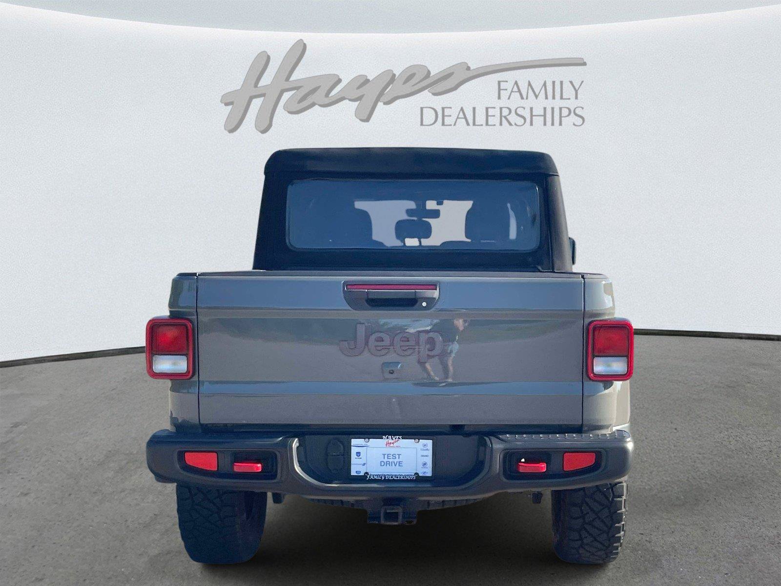 Used 2023 Jeep Gladiator Rubicon w/ Cold Weather Group AWD/4WD image 4