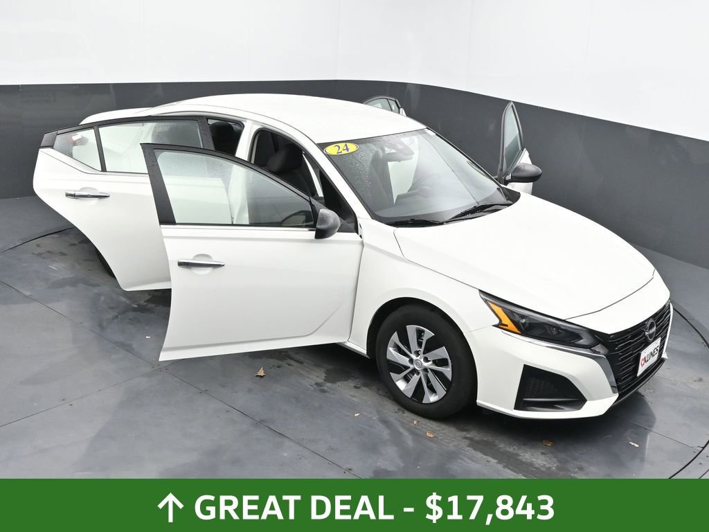 Used 2024 Nissan Altima 2.5 S FWD image 61
