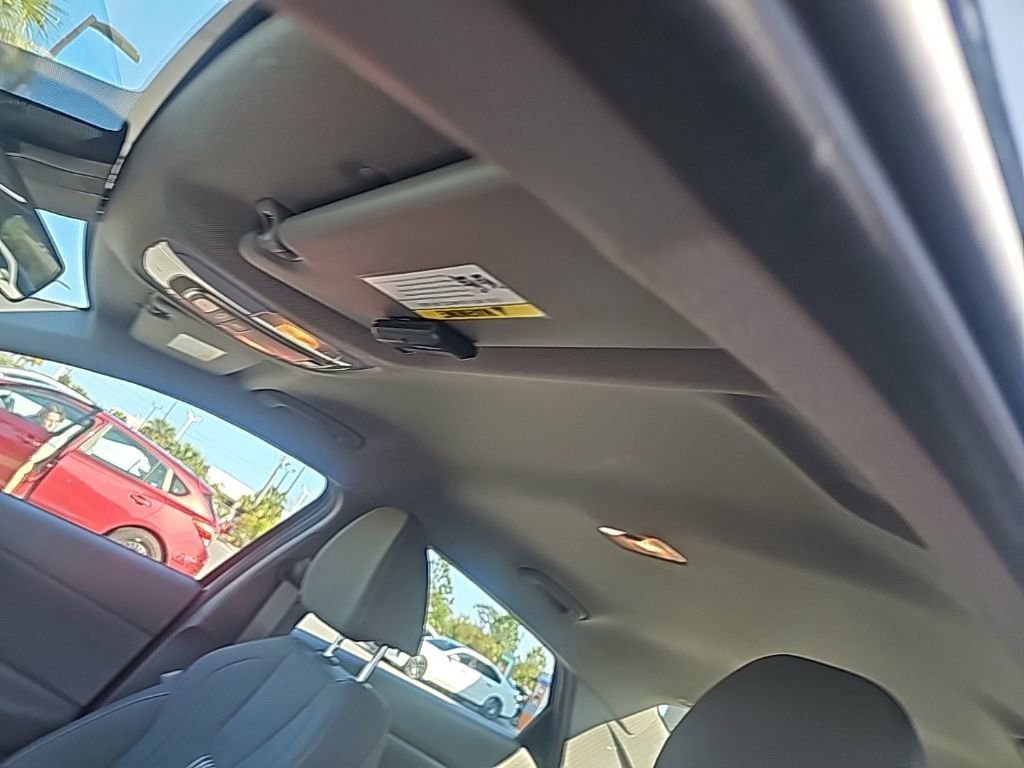 Used 2023 Hyundai Elantra SEL image 18