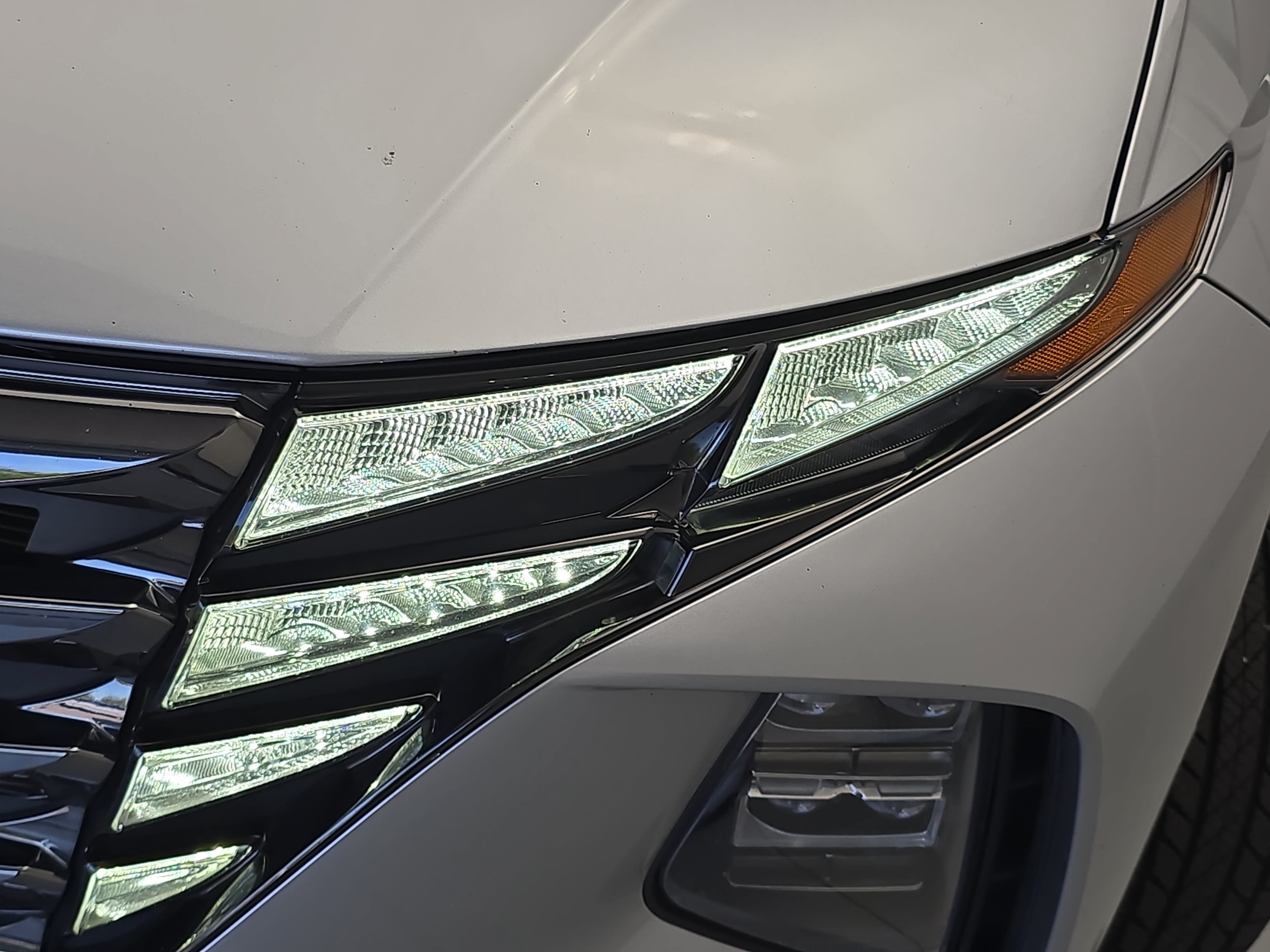 Used 2023 Hyundai Tucson Limited AWD/4WD image 32
