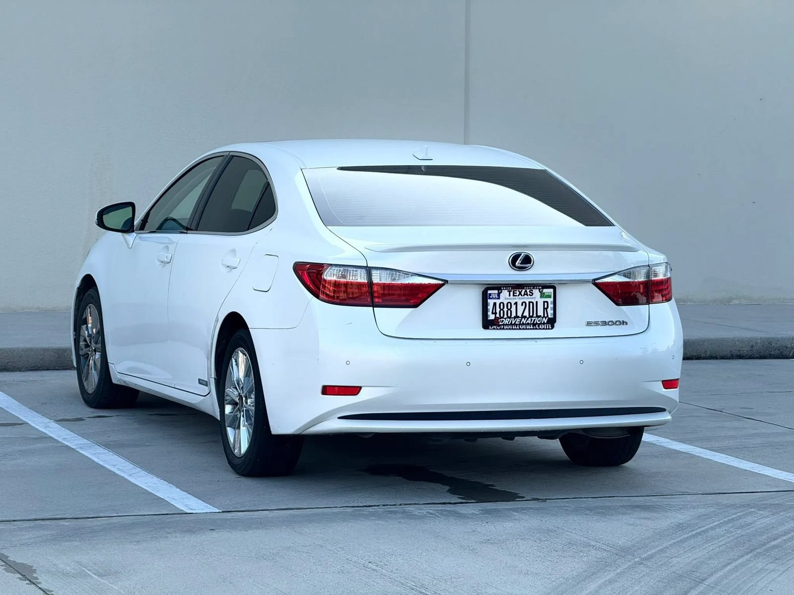 Used 2014 Lexus ES 300h w/ Luxury Package w/Bamboo Trim FWD image 5