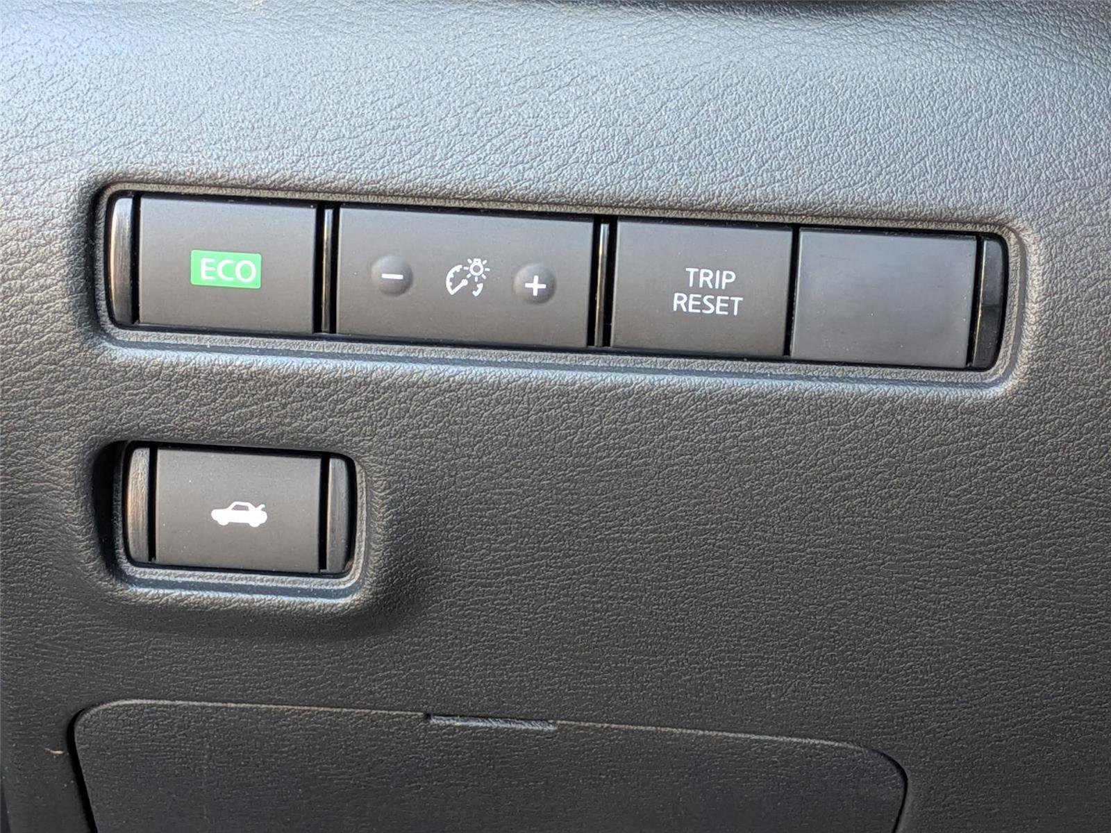 Certified 2025 Nissan Sentra SV w/ All-Weather Package FWD image 17