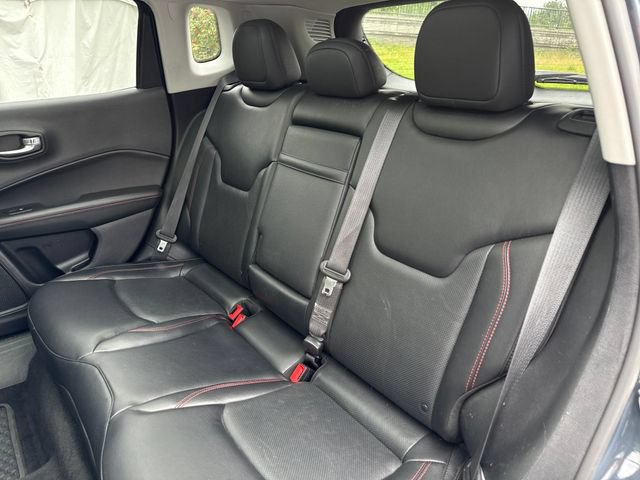 Used 2017 Jeep Compass Trailhawk w/ Leather Interior Group AWD/4WD image 19