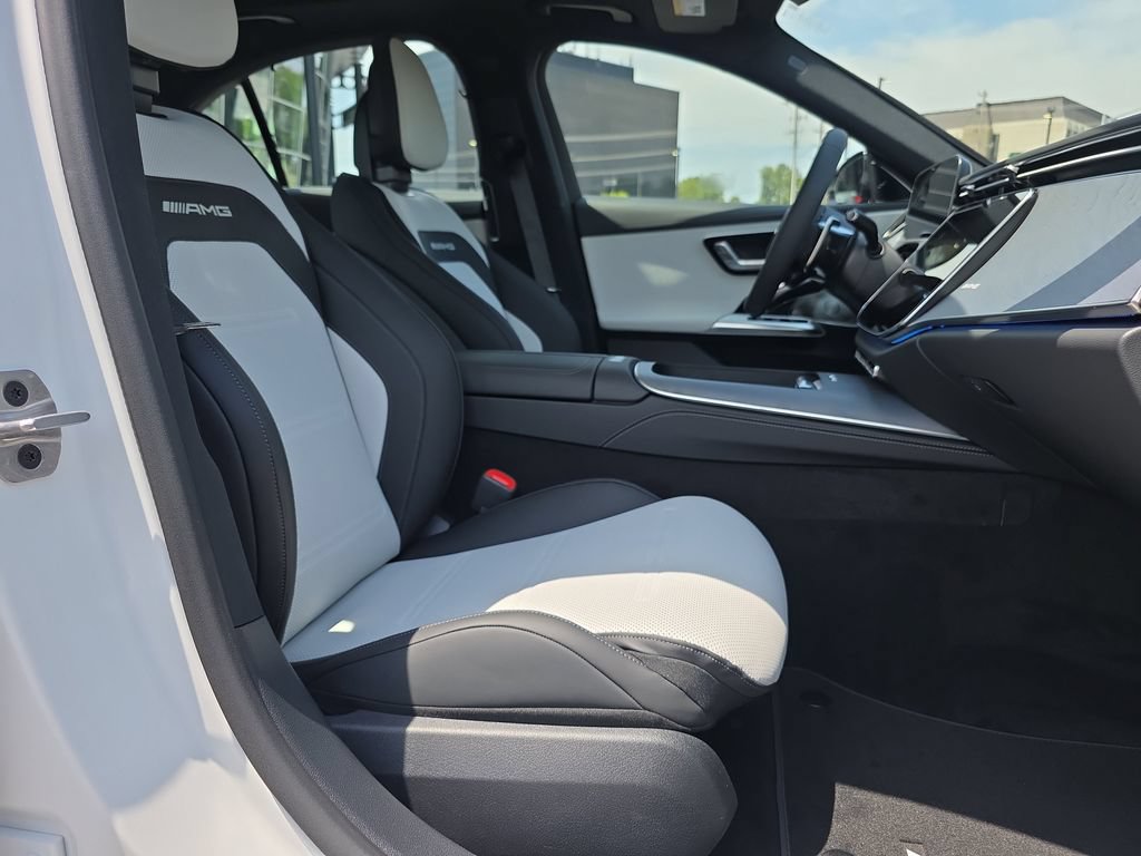 New 2026 Mercedes-Benz E 53 AMG e 4MATIC Sedan image 16
