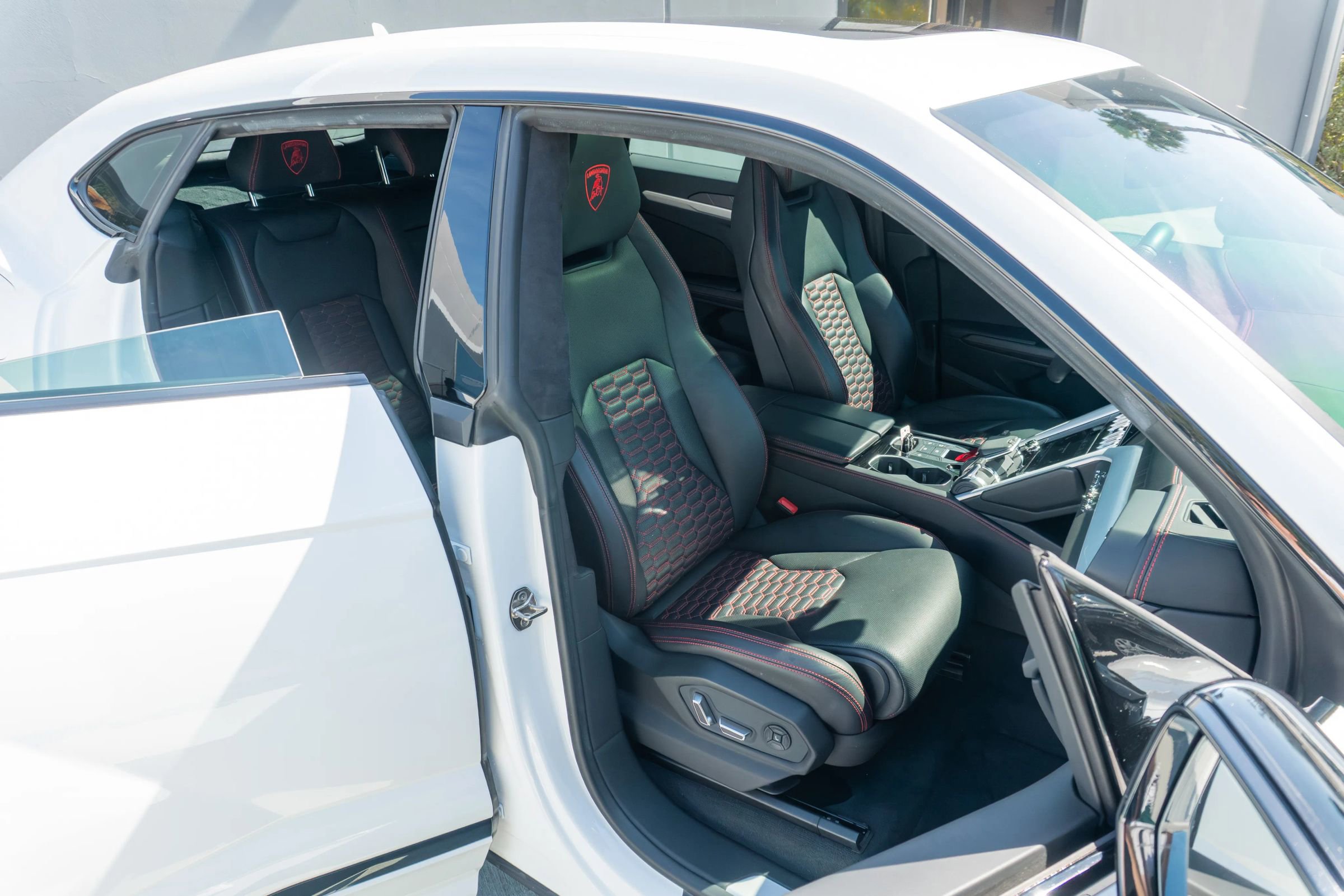 Used 2021 Lamborghini Urus image 13