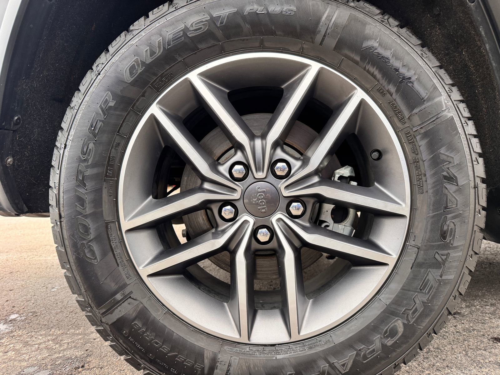 Used 2021 Jeep Grand Cherokee Limited w/ Luxury Group II image 33