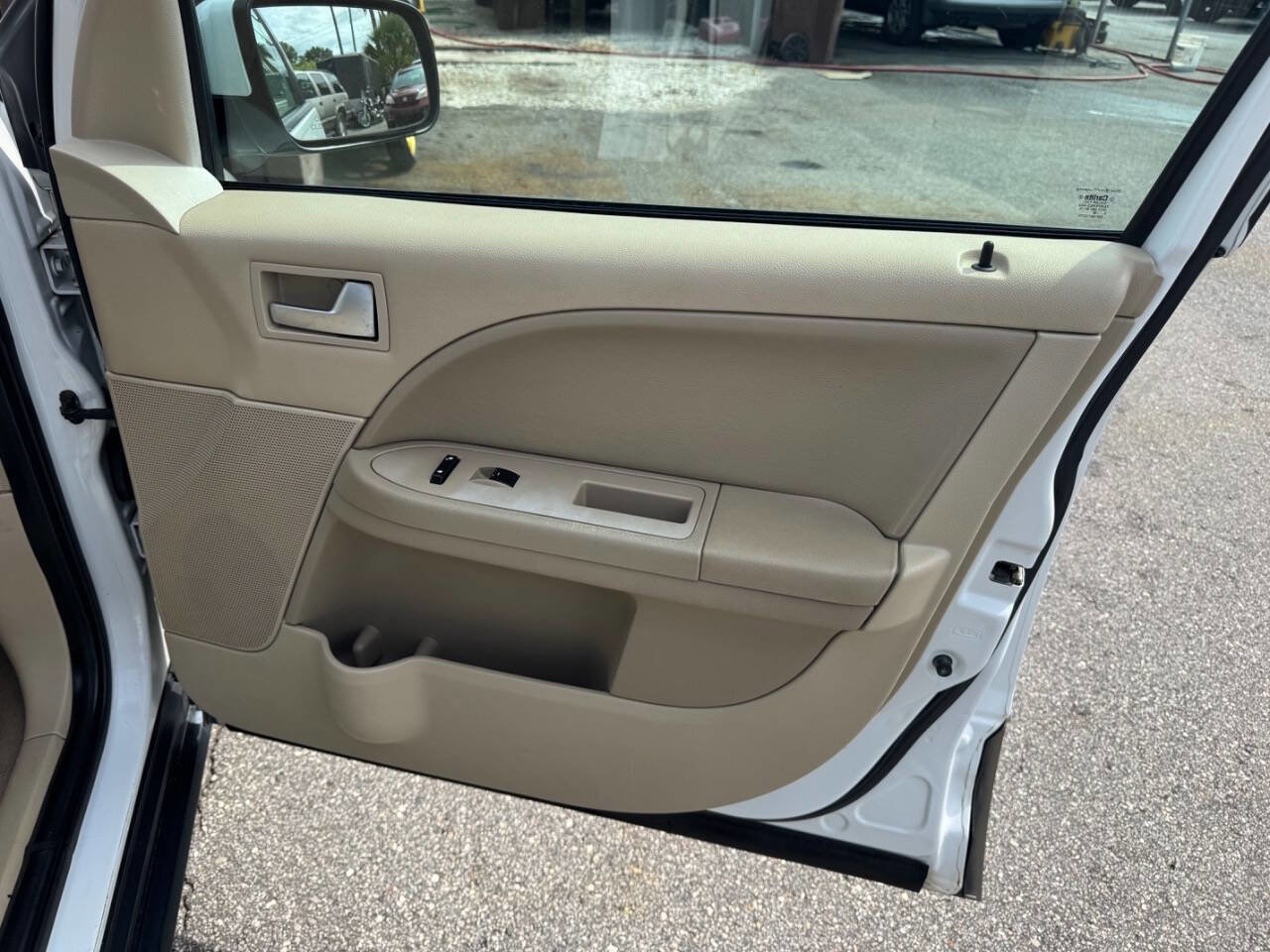 Used 2005 Ford Freestyle SEL AWD/4WD image 17