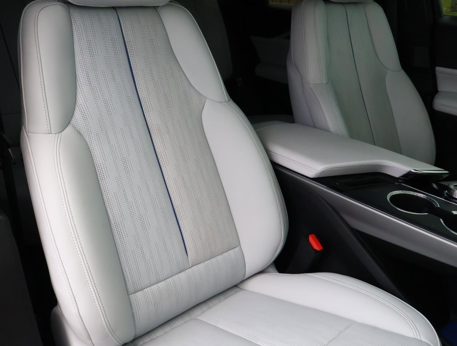 Certified 2024 Cadillac Lyriq Sport RWD image 22