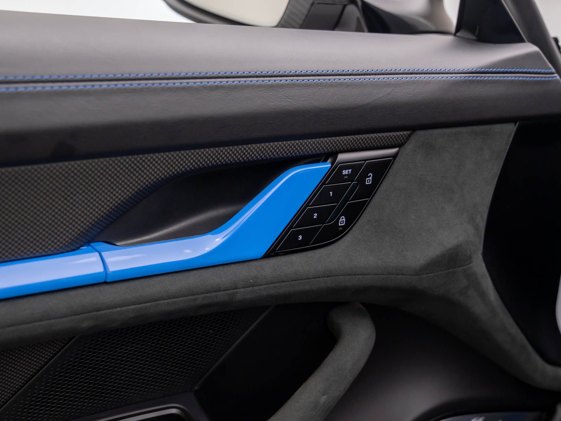 Certified 2025 Porsche Taycan Turbo GT image 15