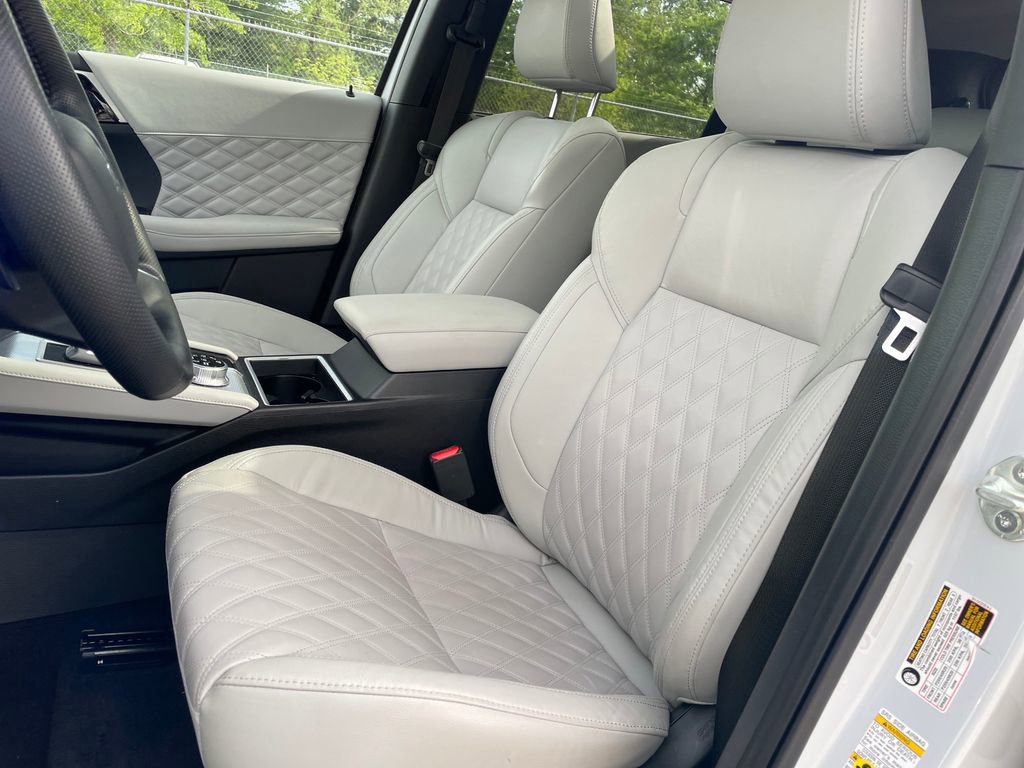 Used 2023 Mitsubishi Outlander SEL AWD/4WD image 17