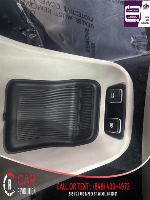 Used 2021 Chrysler Pacifica Touring-L image 21