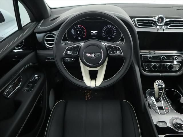 Used 2025 Bentley Bentayga Extended Wheelbase AWD/4WD image 10