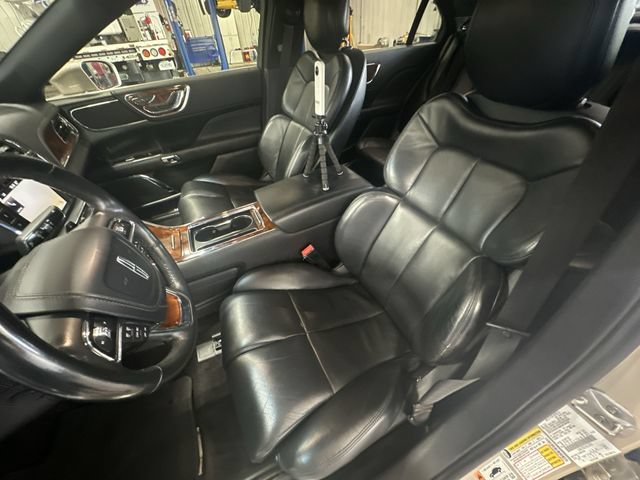Used 2017 Lincoln Continental Select FWD image 17