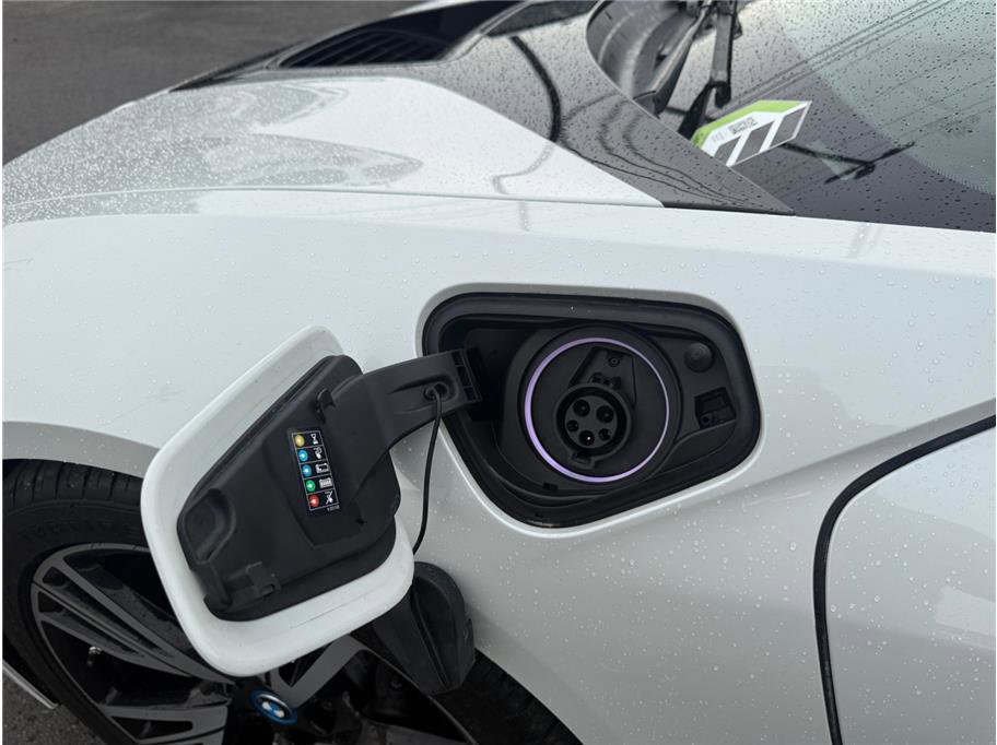 Used 2016 BMW i8 image 49