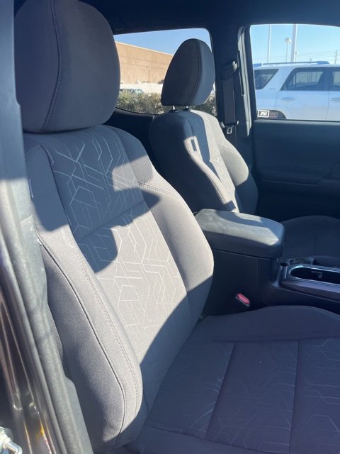 Used 2018 Toyota Tacoma TRD Sport w/ Technology Package image 11