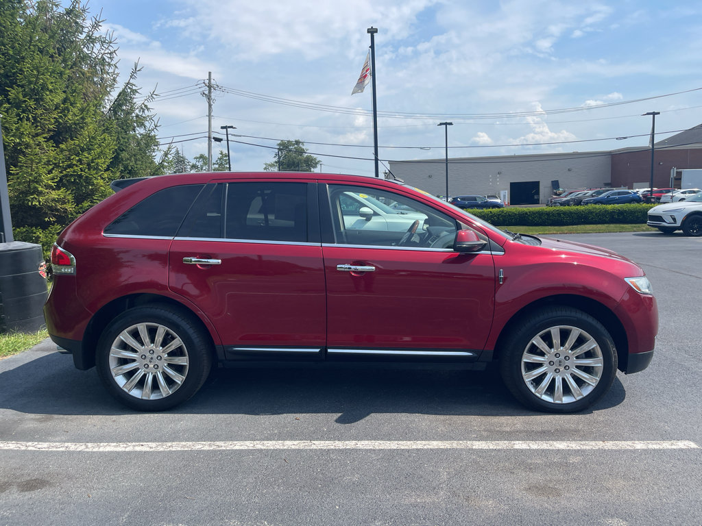 Used 2013 Lincoln MKX AWD image 4