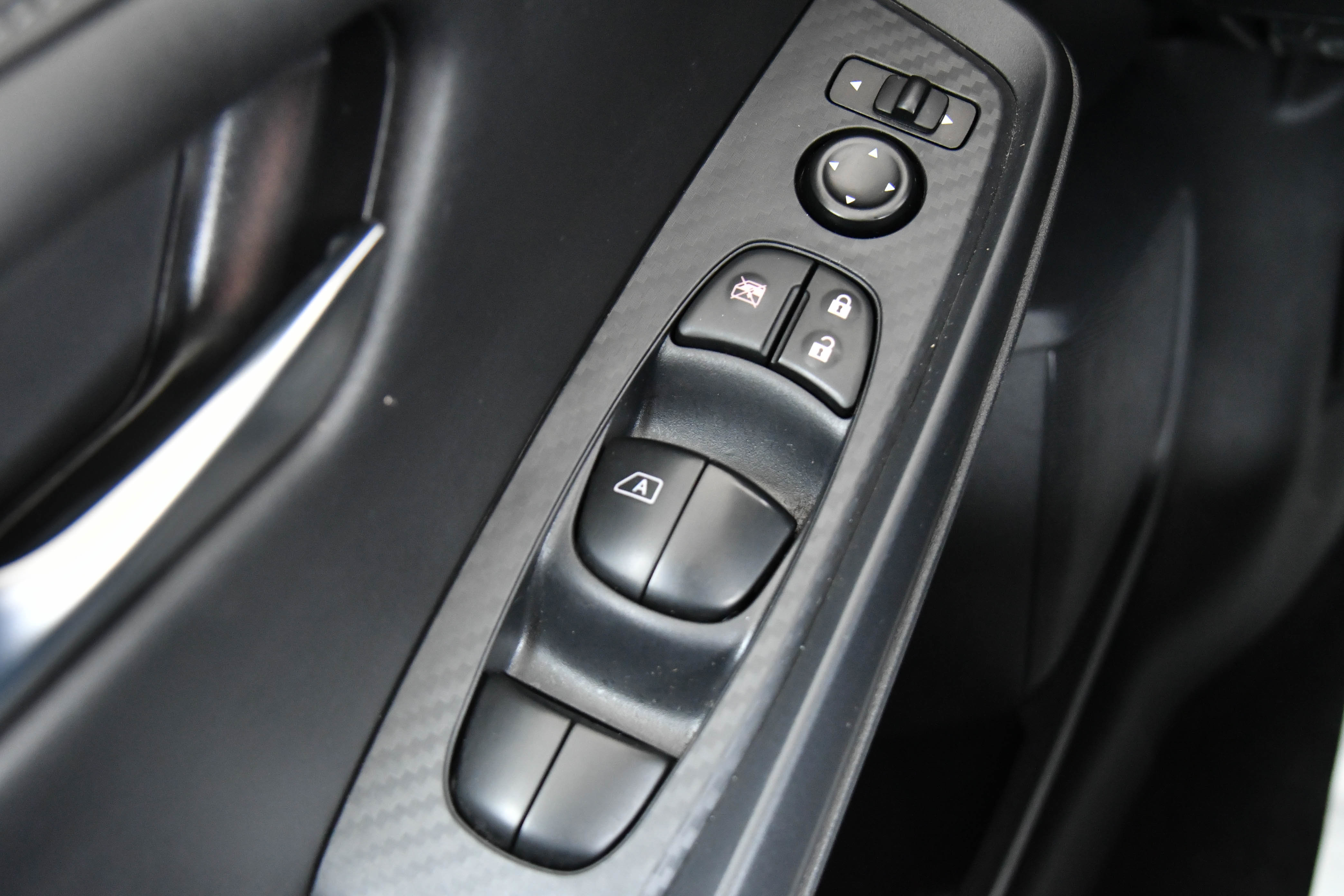 Used 2024 Nissan Sentra SV image 29