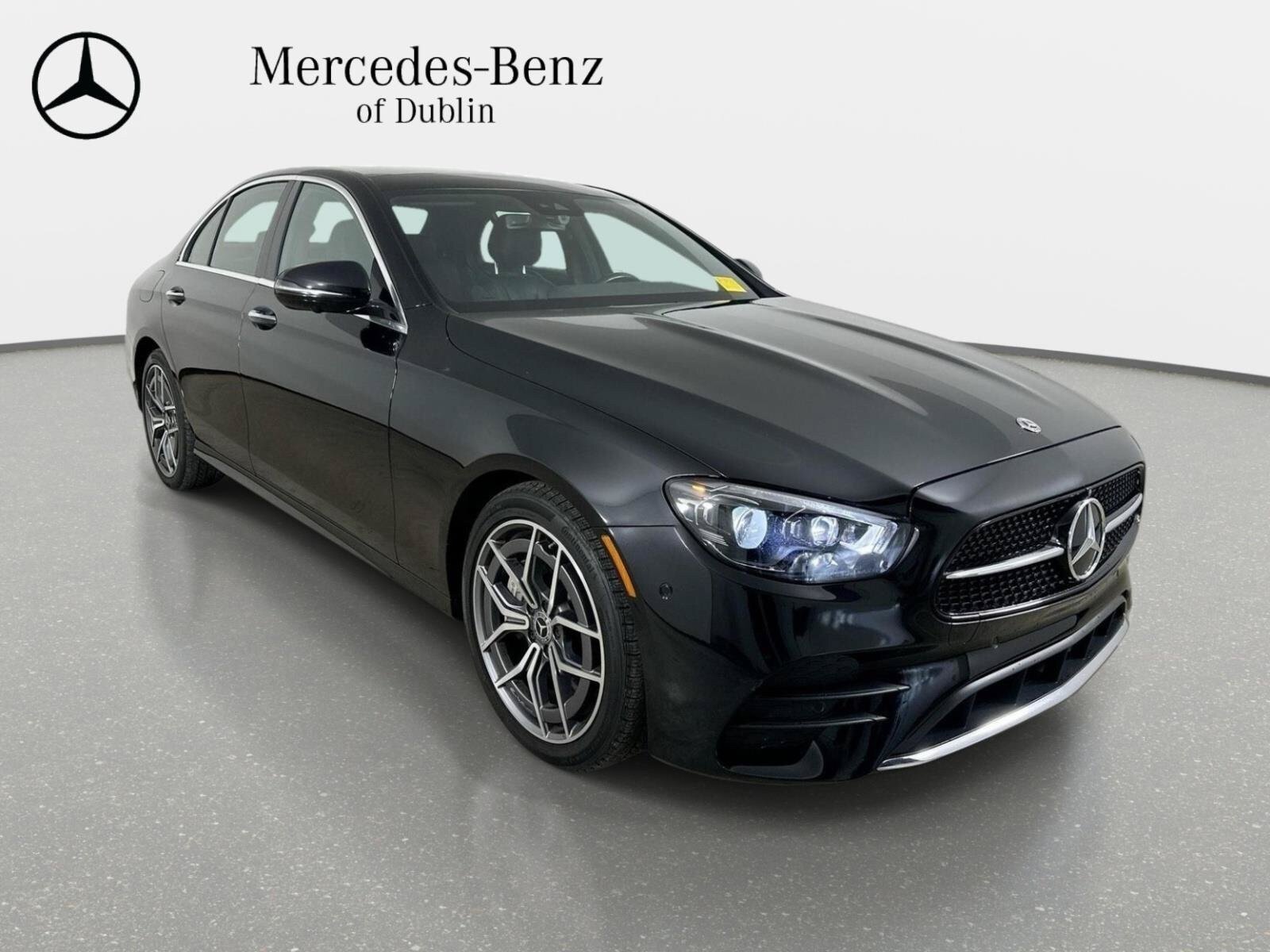 Used 2023 Mercedes-Benz E 350 4MATIC Sedan image 3
