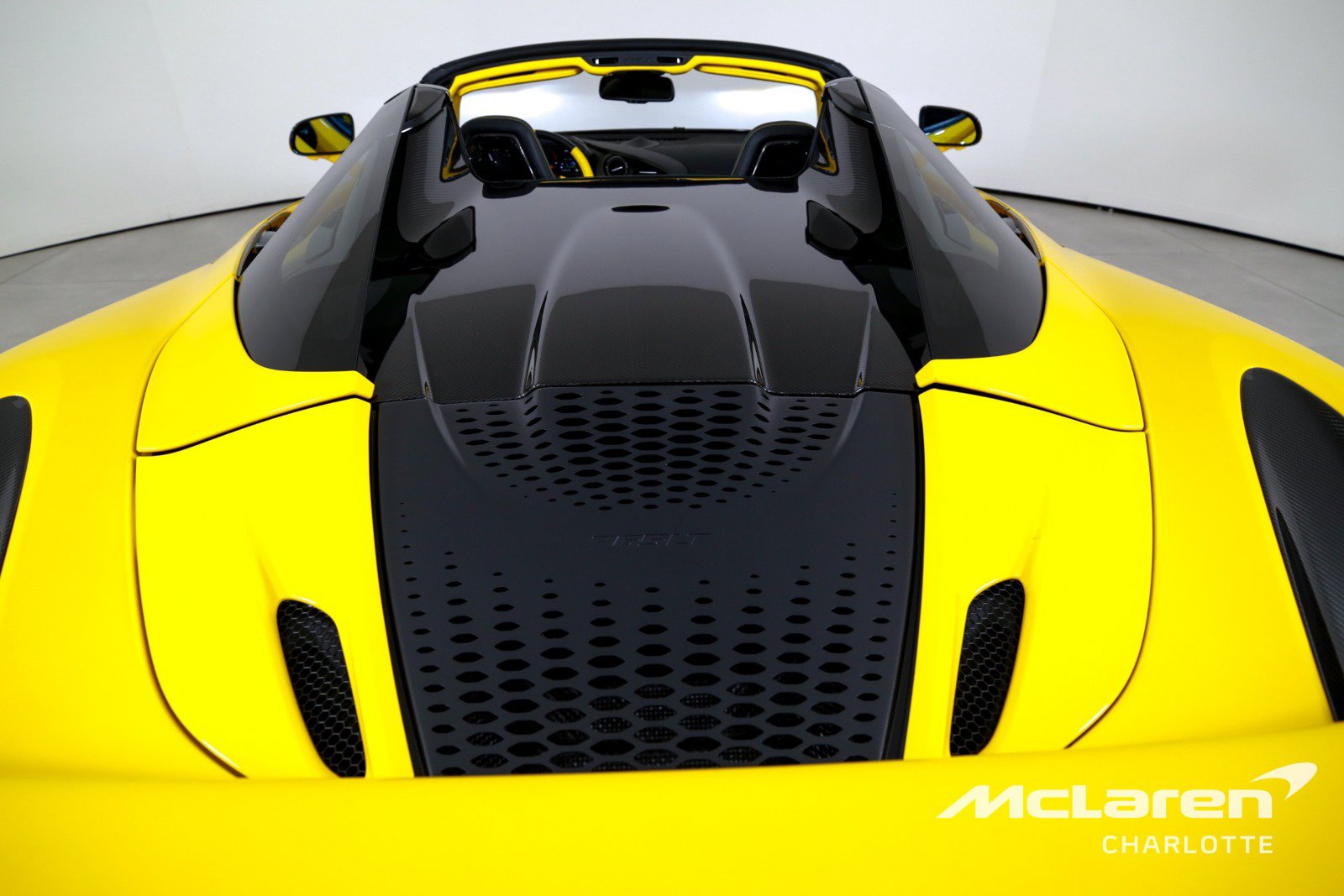 Used 2022 McLaren 765LT RWD image 24