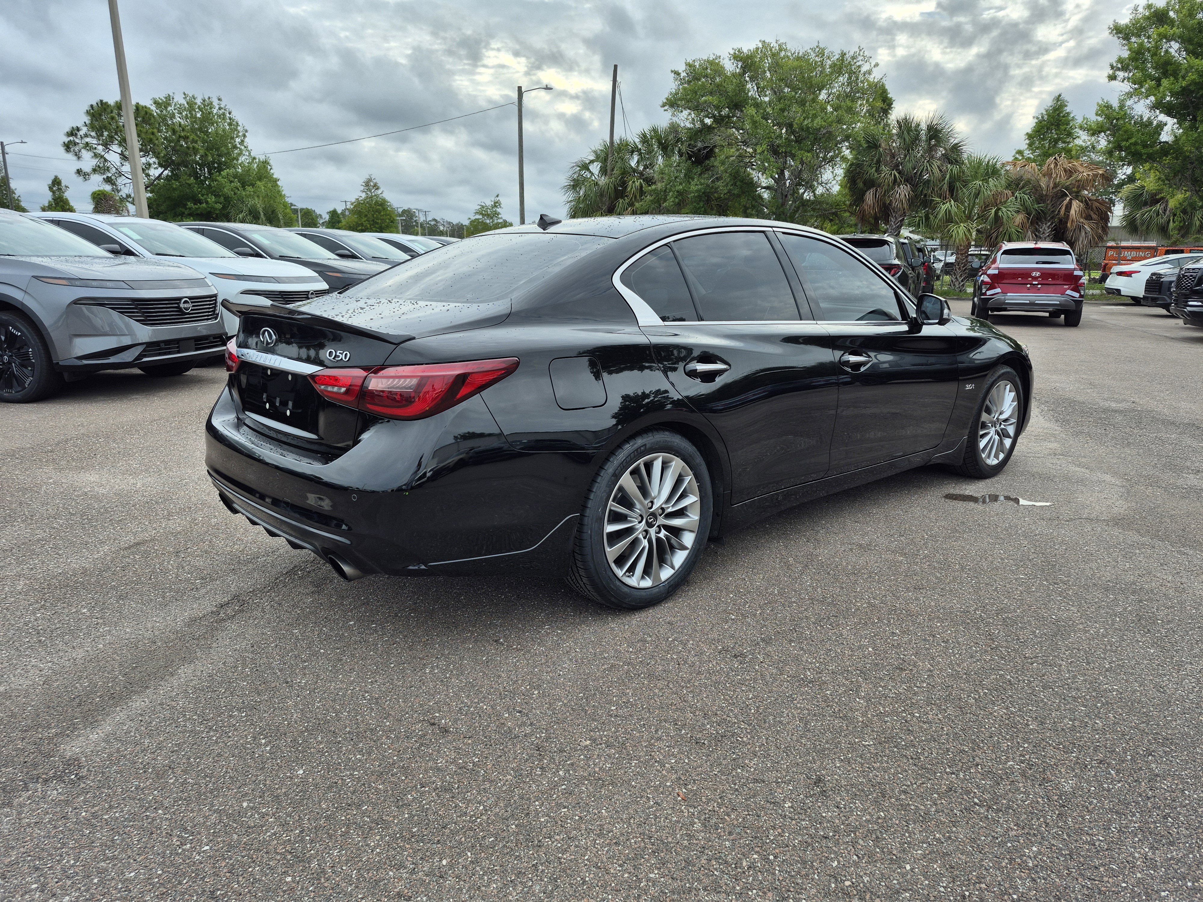 Used 2018 INFINITI Q50 Luxe w/ Essential Package (3.0T Luxe) RWD image 8