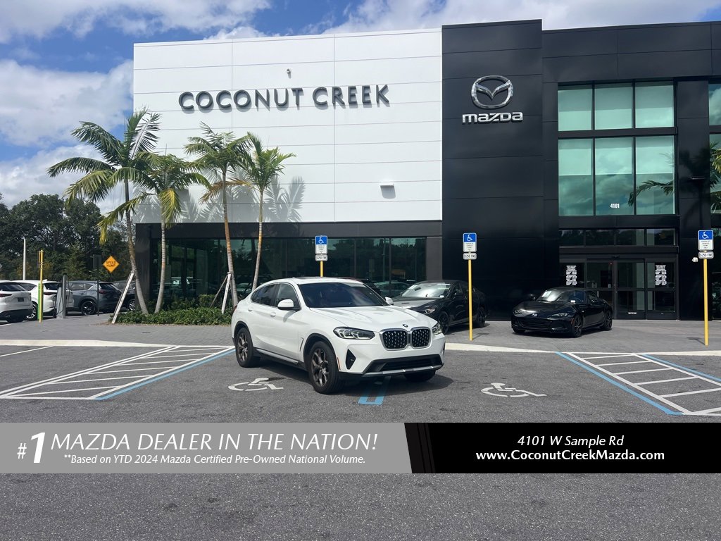Used 2022 BMW X4 xDrive30i w/ Premium Package 2