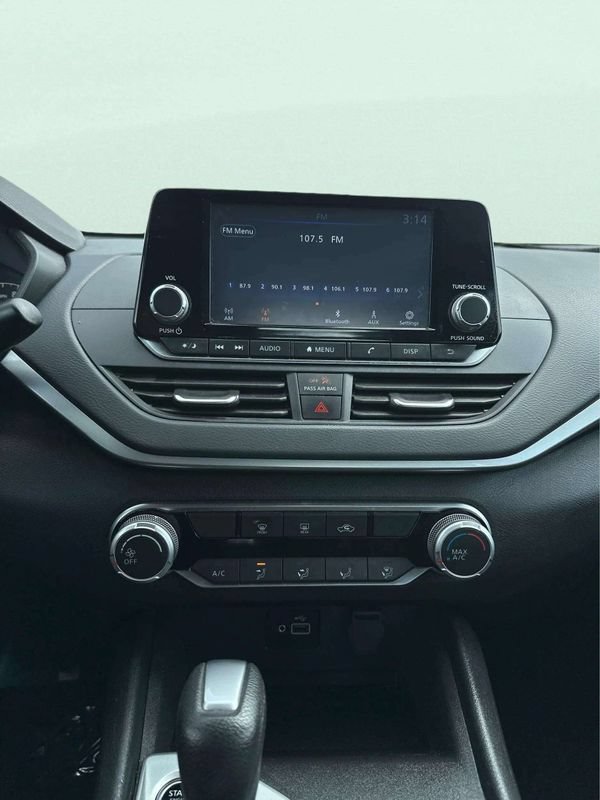Used 2024 Nissan Altima 2.5 S FWD image 23