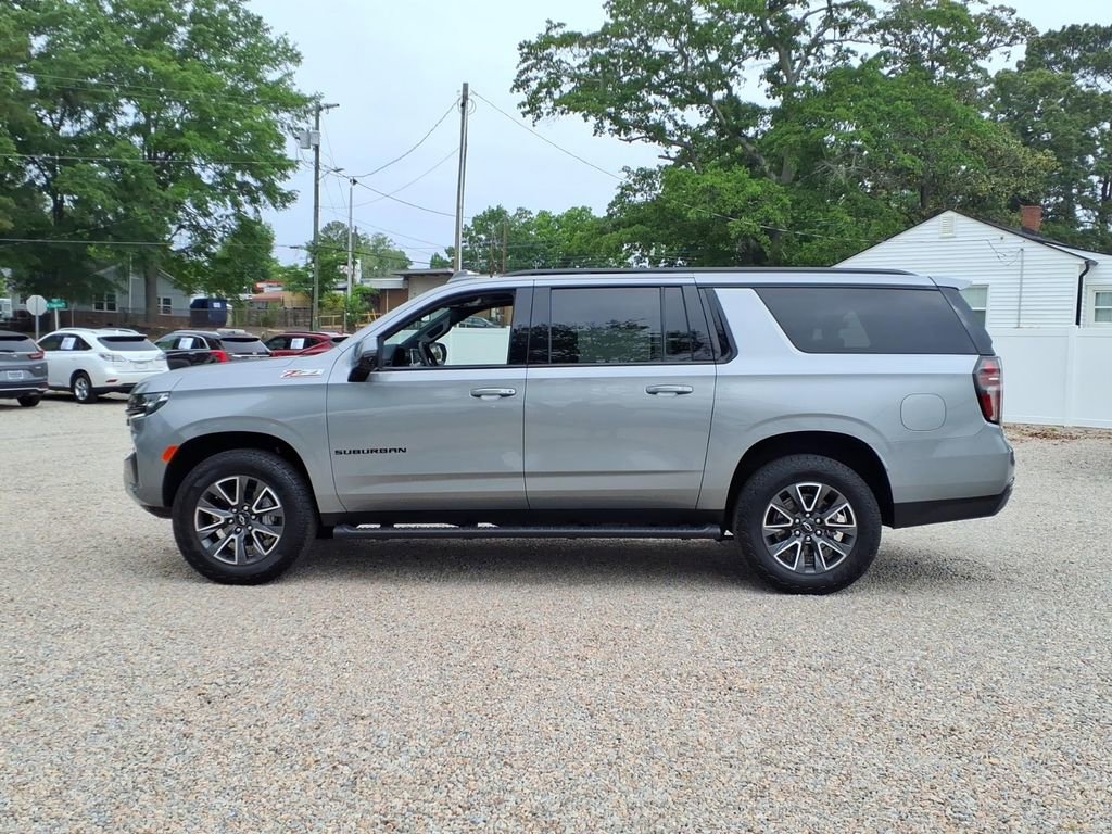 Used 2024 Chevrolet Suburban Z71 w/ Luxury Package AWD/4WD image 4