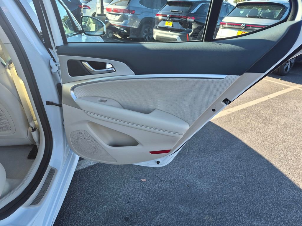Used 2026 Genesis G70 2.5T Prestige image 28